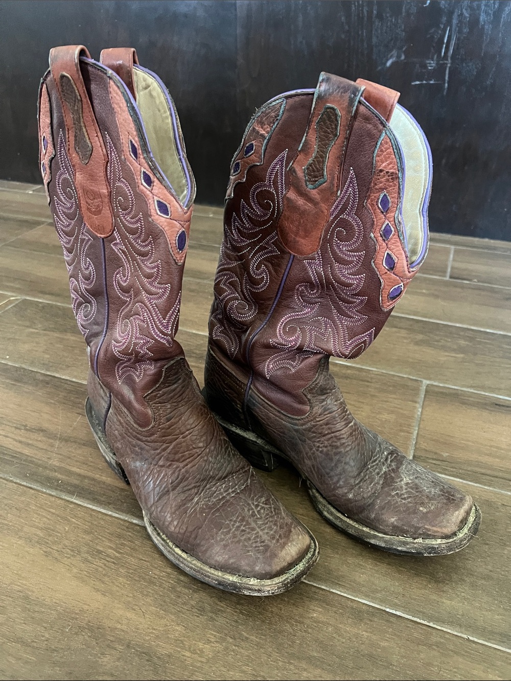 Serna Cowboy Boots - Size 8